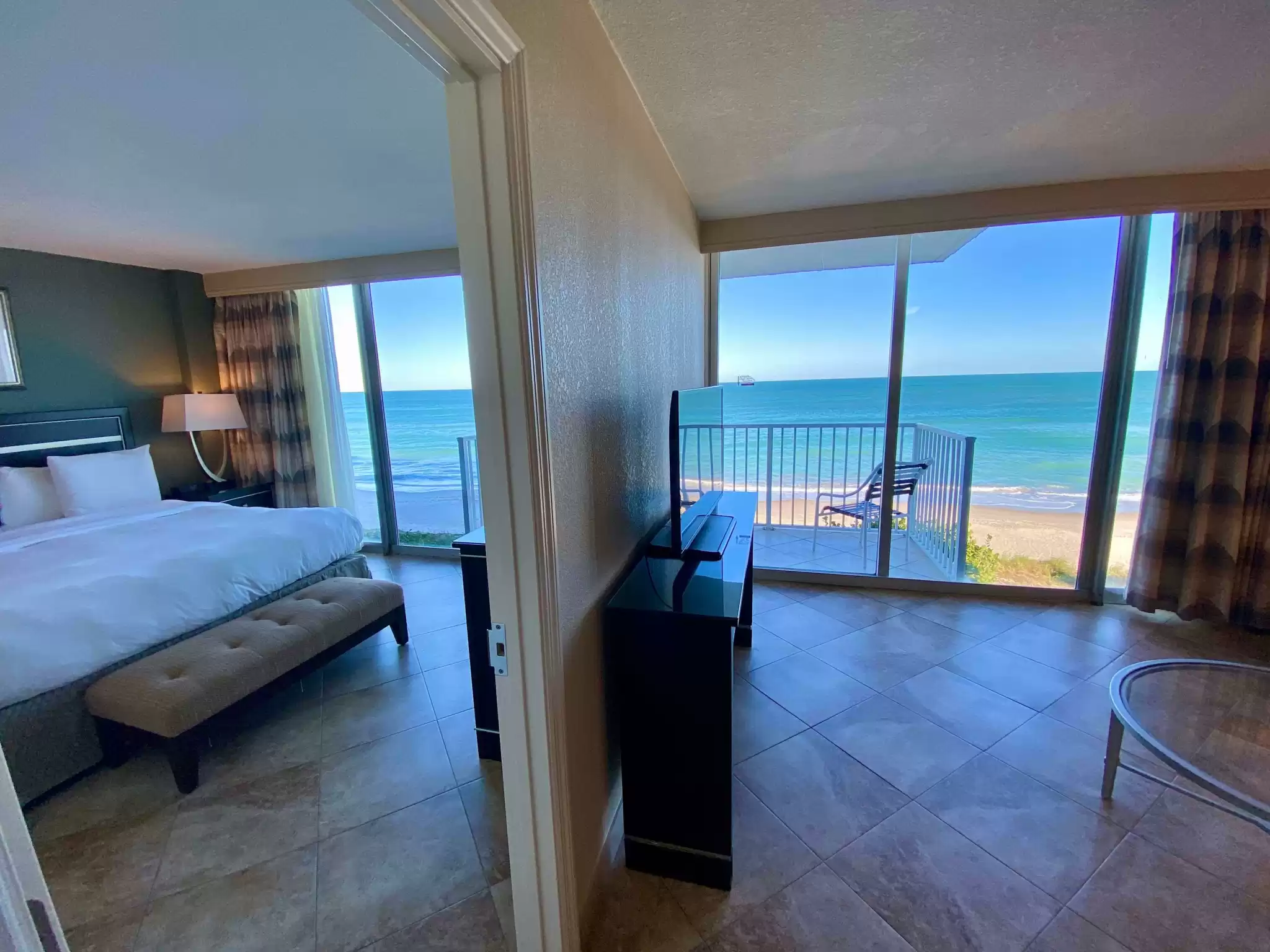 Radisson Suite Hotel Oceanfront