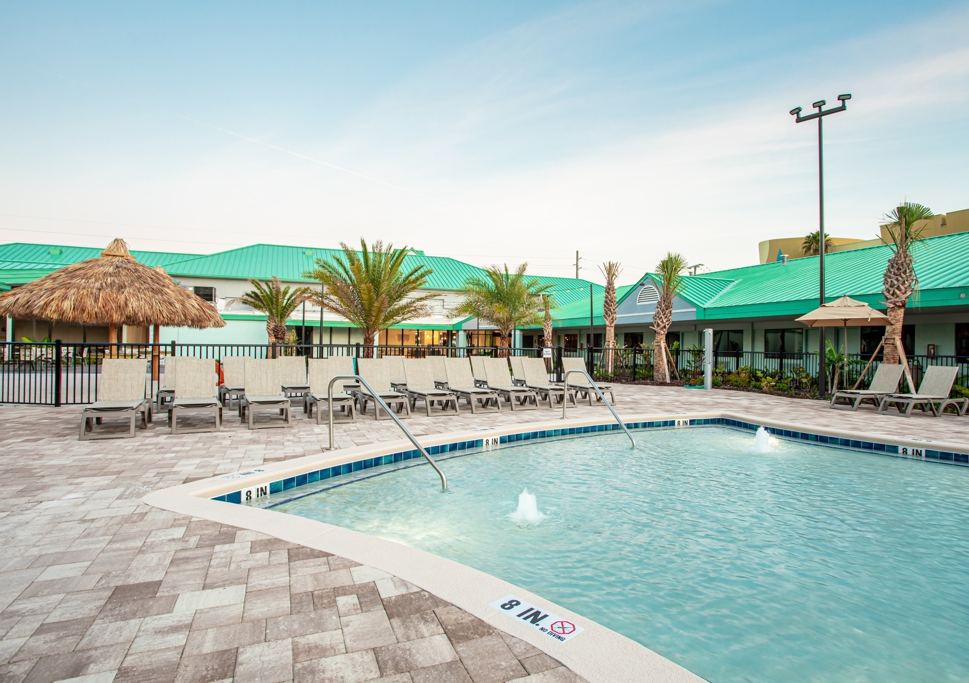 Beachside Hotel & Suites