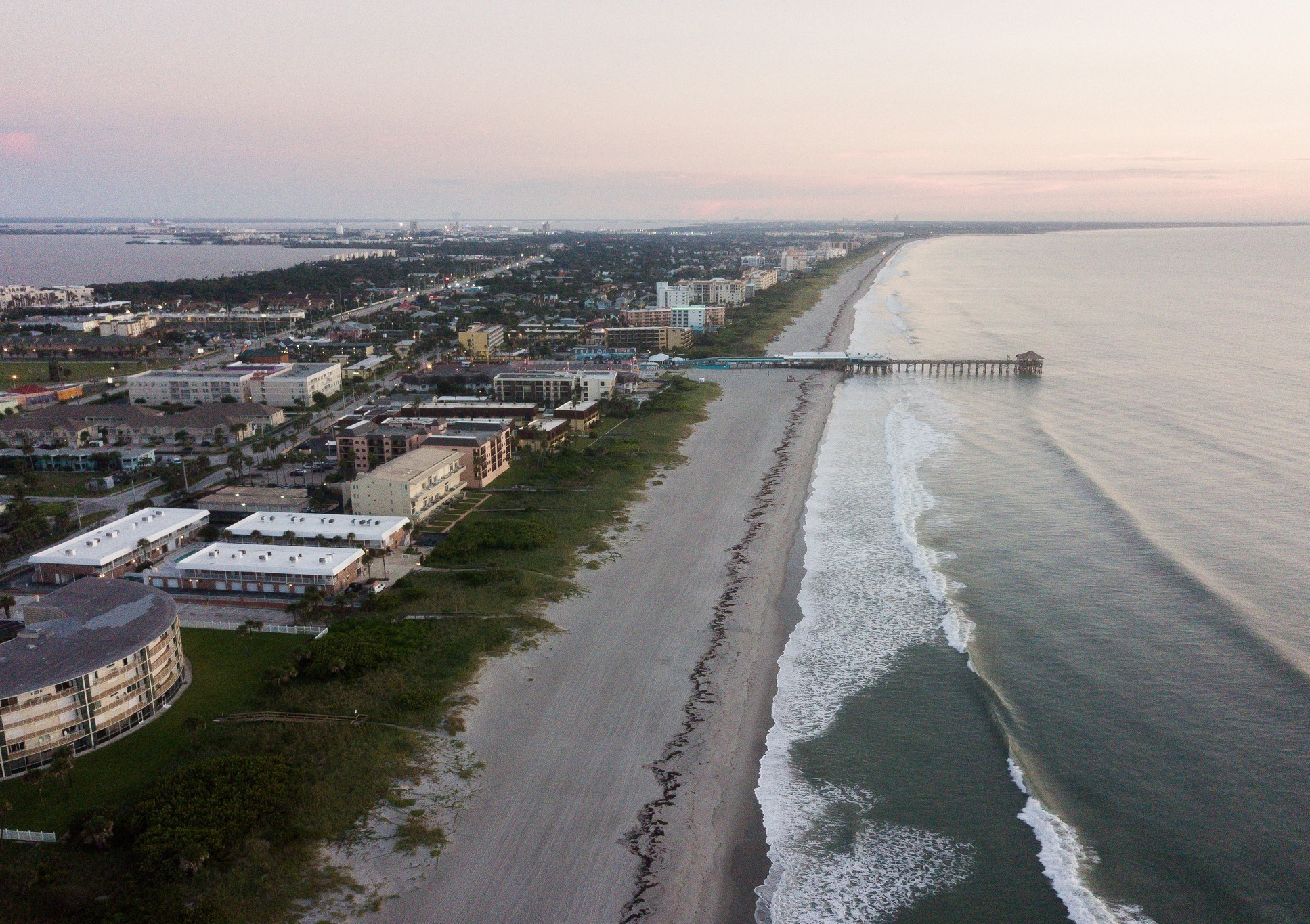 Beachside Hotel & Suites
