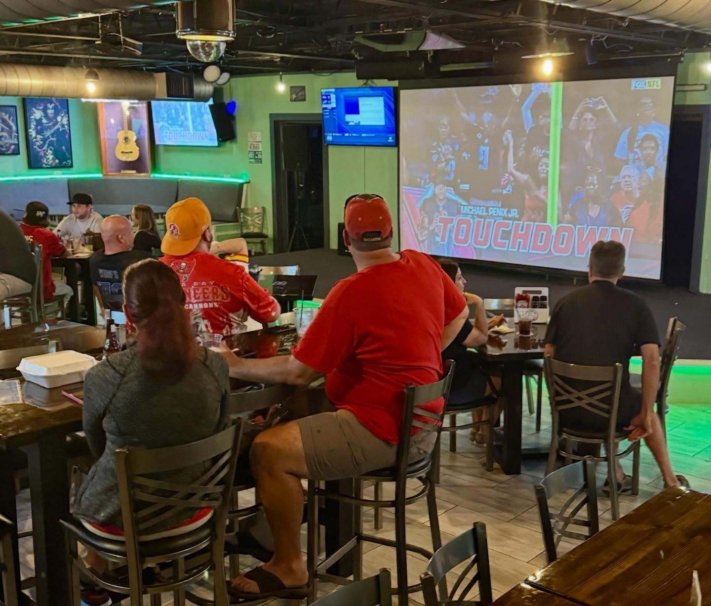 The Zoo Sports Club & Grille