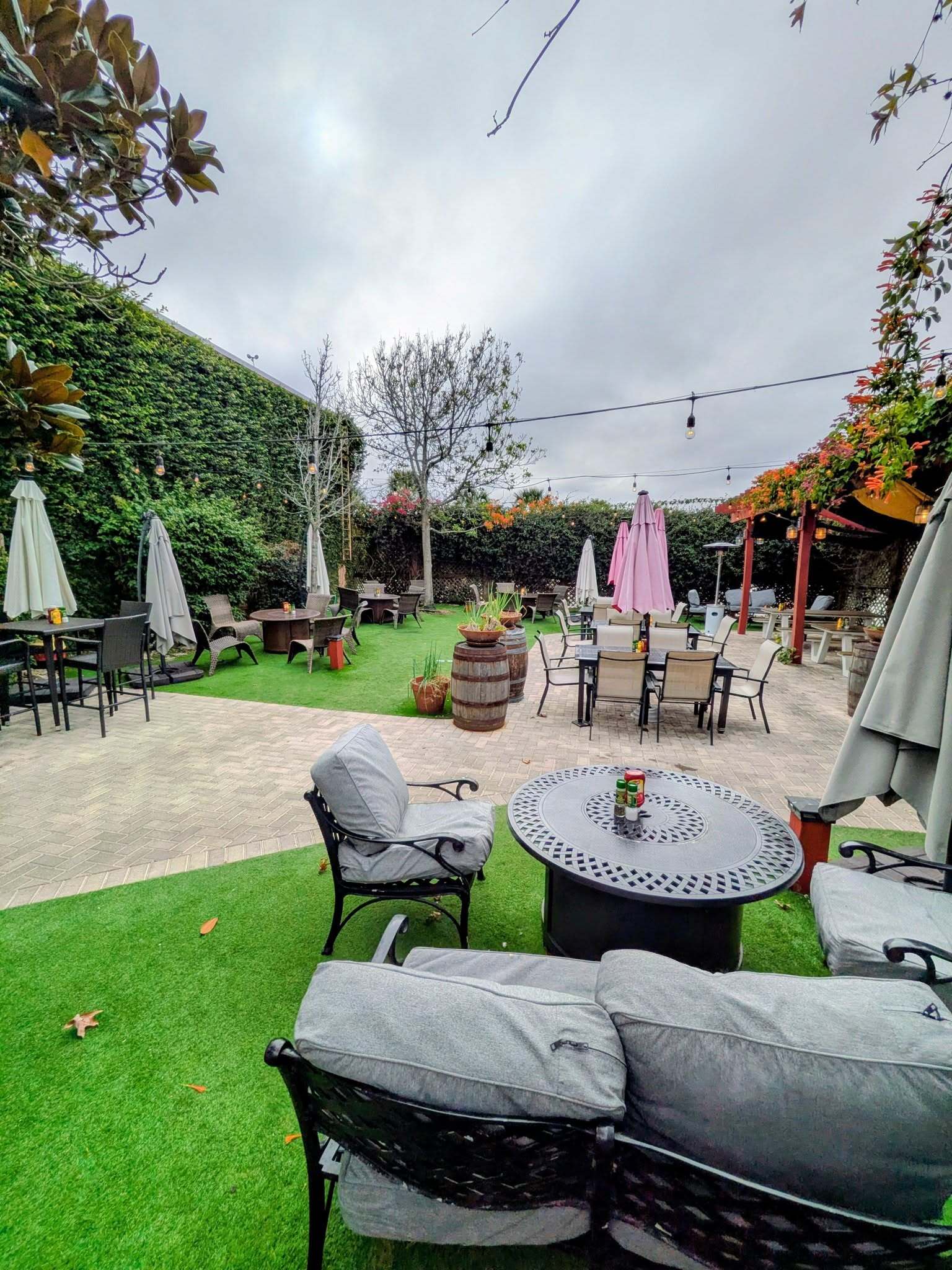 Coasters Pub & Biergarten 