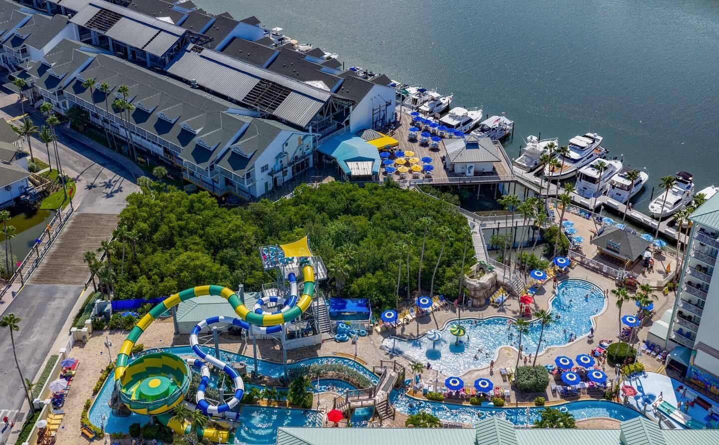 Holiday Inn & Suites Harbourside